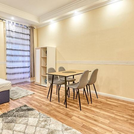 Апартаменты Lovely Airbnb Near Schoenbrunn Вена Экстерьер фото