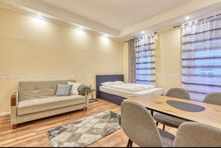 Апартаменты Lovely Airbnb Near Schoenbrunn Вена Экстерьер фото
